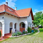 Levendula Villa Lovas