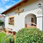 Levendula Villa Lovas
